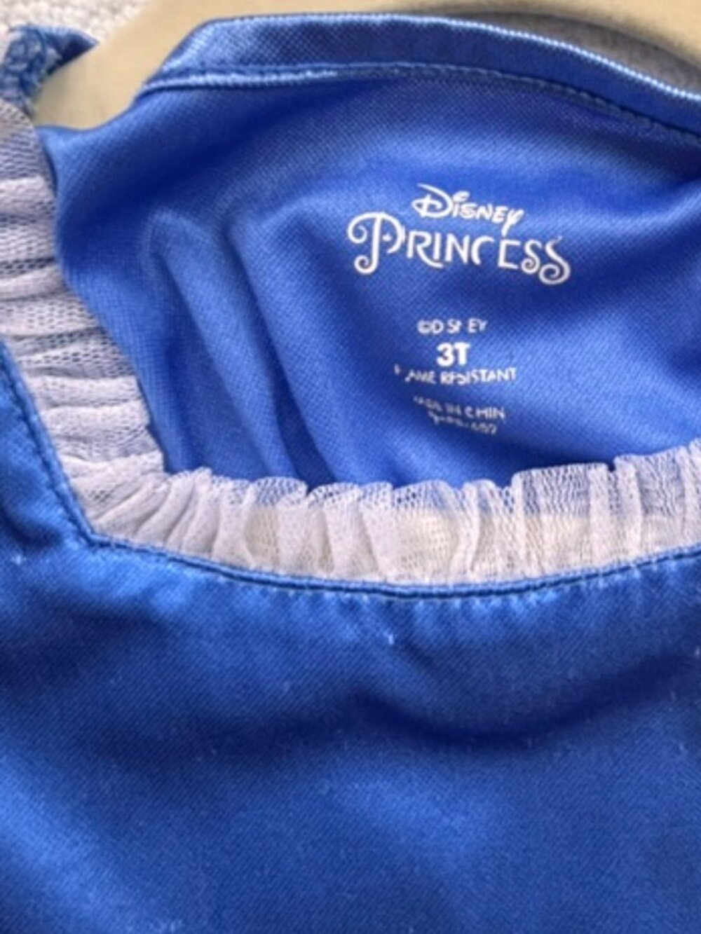 "Adorable" Disney Snow White Nightgown - Size 3T - Picture 4 of 4